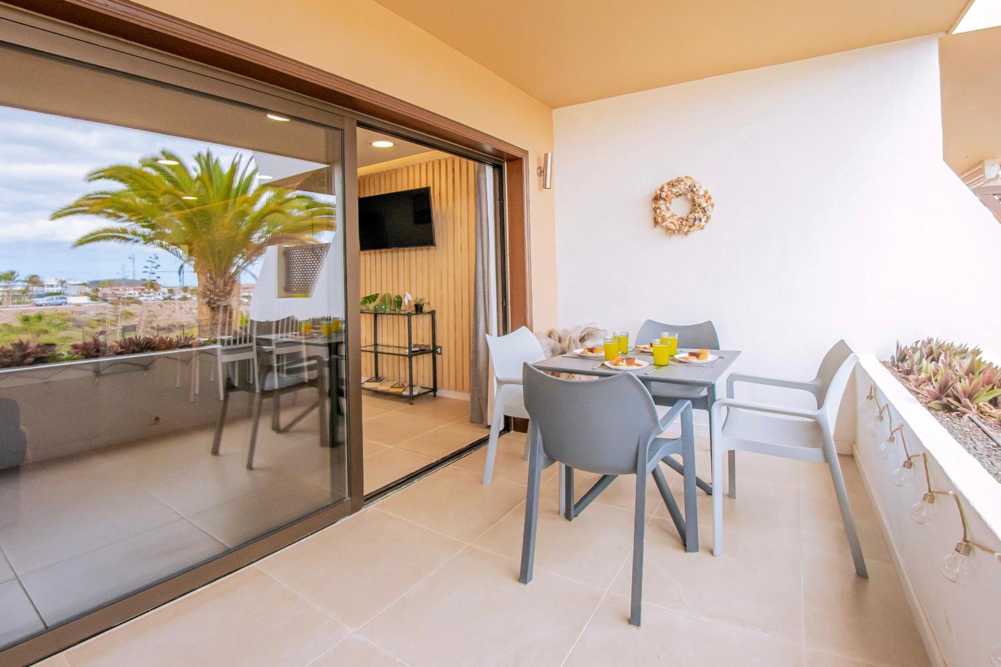 Newly Renovated, Luxurious Apartment With A Heated Pool, 259 Сан Мигел де Абона Екстериор снимка